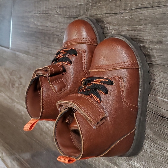 Carters Boots Toddler Size 4 - Picture 1 of 4
